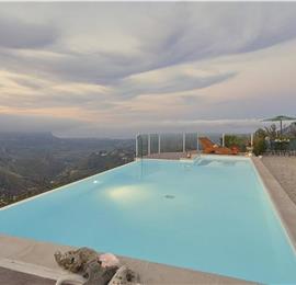 2 bedroom villa with pool, Castellammare del Golfo, sleeps 4